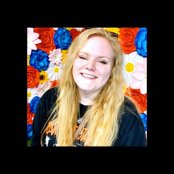 Meet your Posher, Clair - Picture 1 of 1